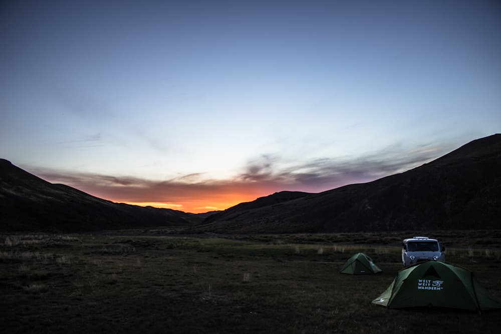 sonnenuntergang zelten mongolei