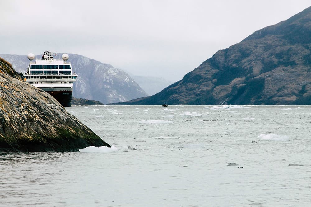 MS Midnatsol im Garibaldi Fjord