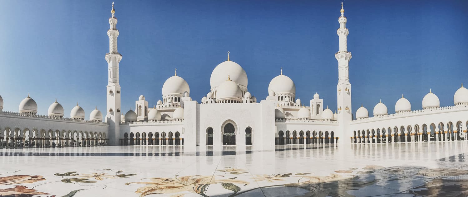 Large White Mosque called Sheikh Zayed Grand Mosque in Abu Dhabi
